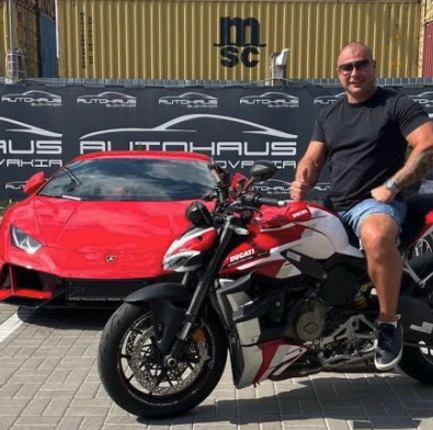 Róbert Holúbek, CEO